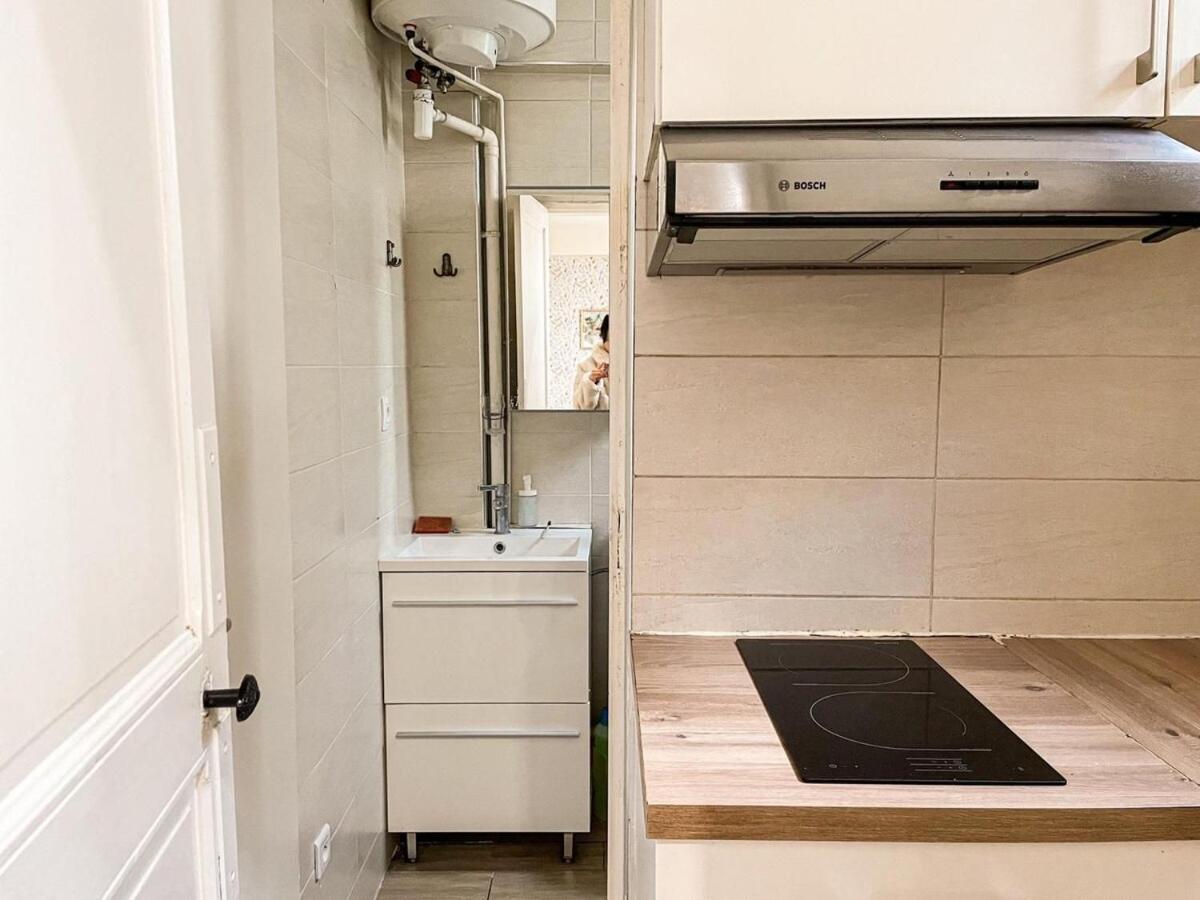 Petit Retro Francais 10 Appartement Parijs
