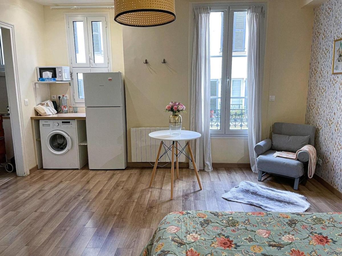 Petit Retro Francais 10 Appartement Parijs