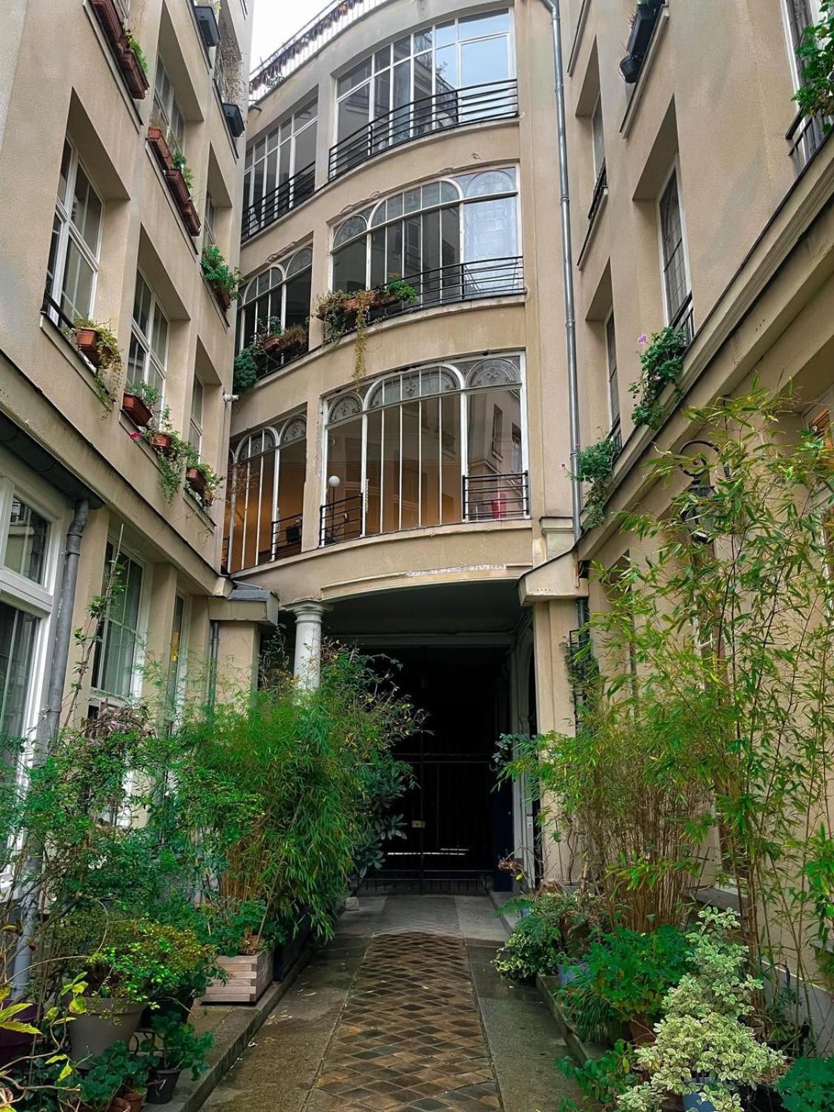 Petit Retro Francais 10 Appartement