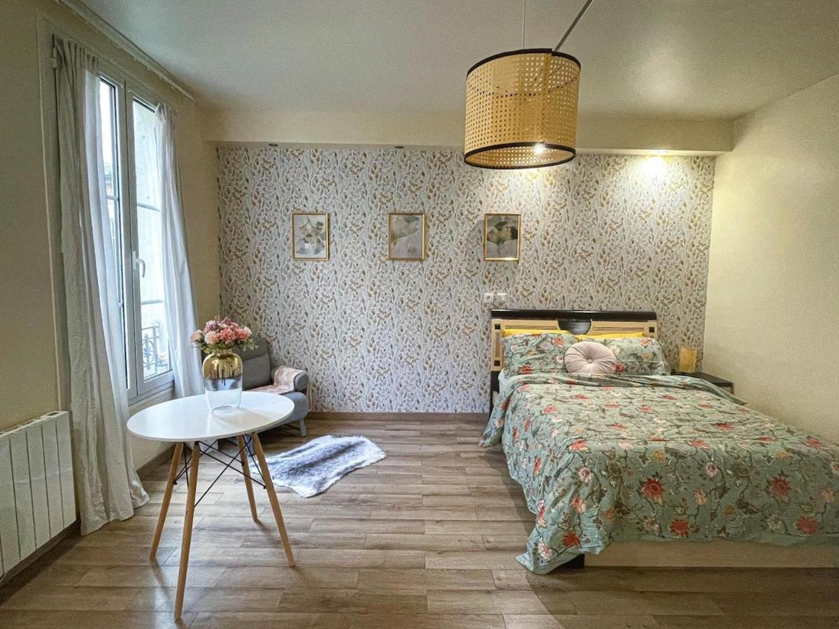 Appartement Petit Retro Francais 10 Parijs